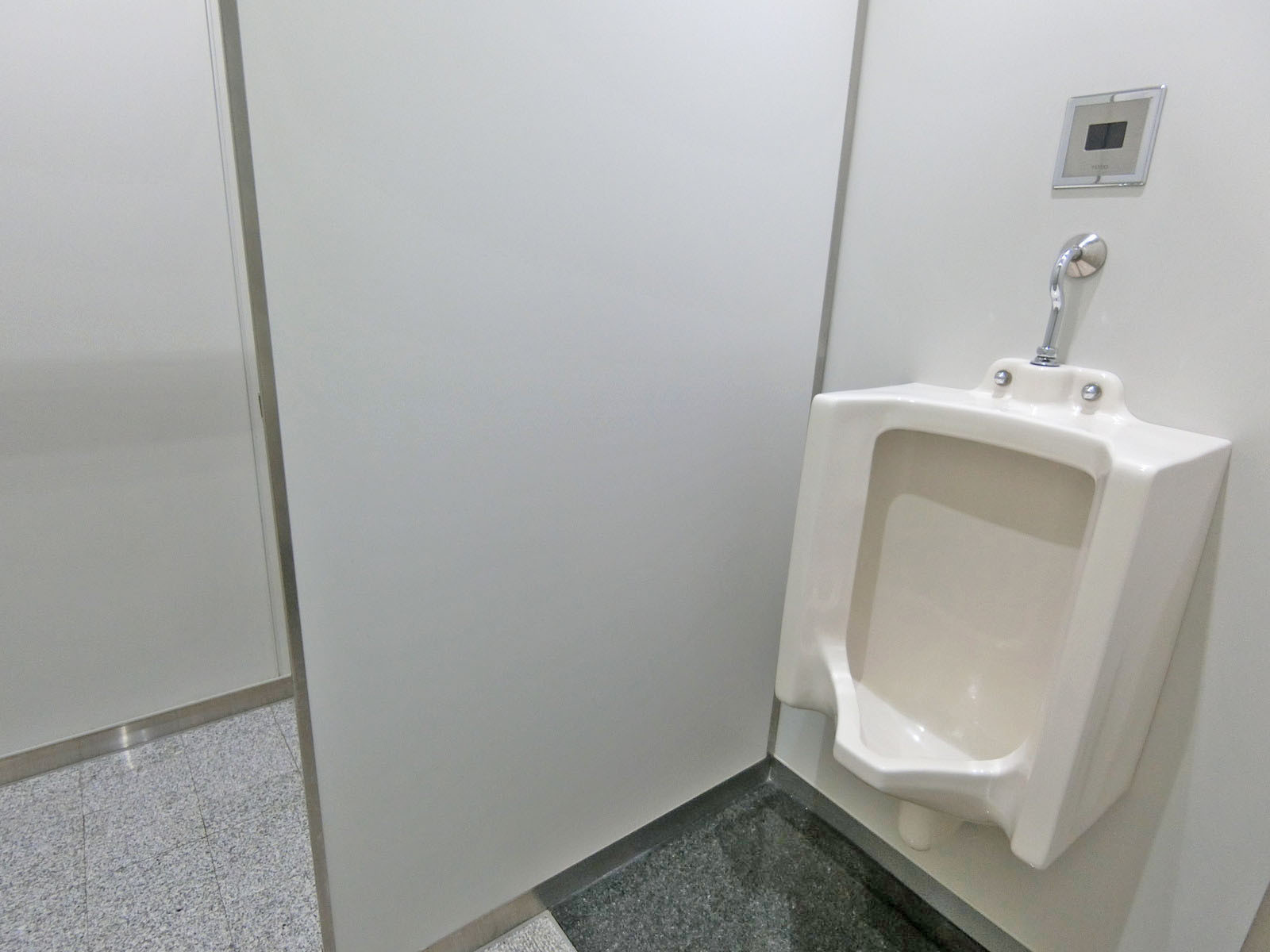 男性用トイレ