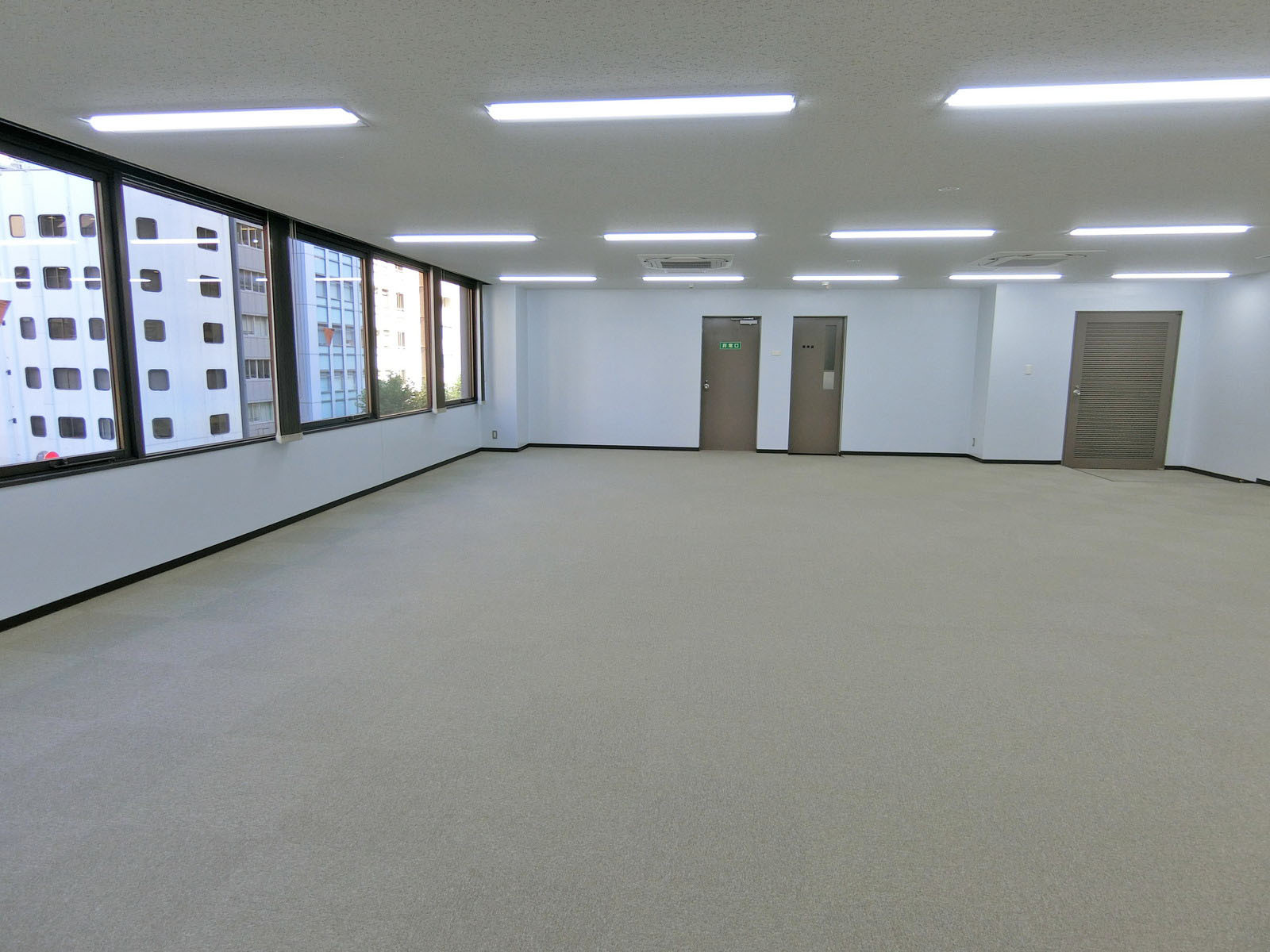 オフィス室内参考画像