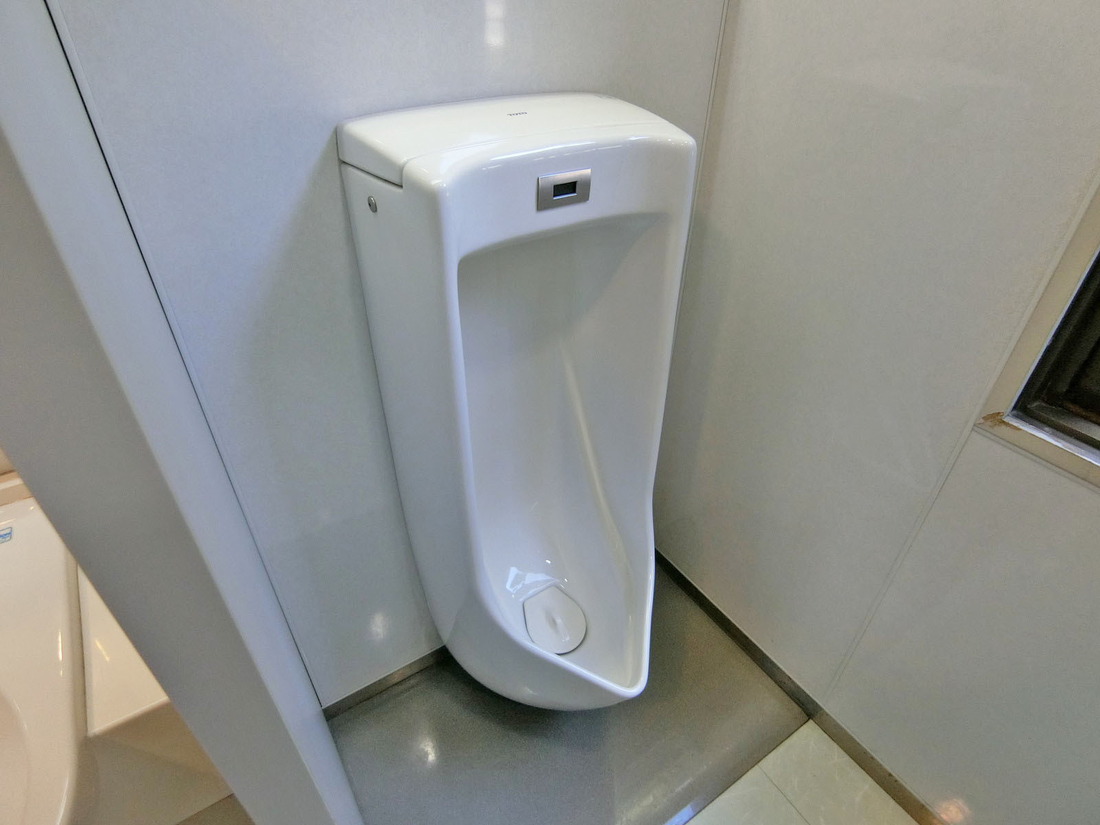 男性用トイレ