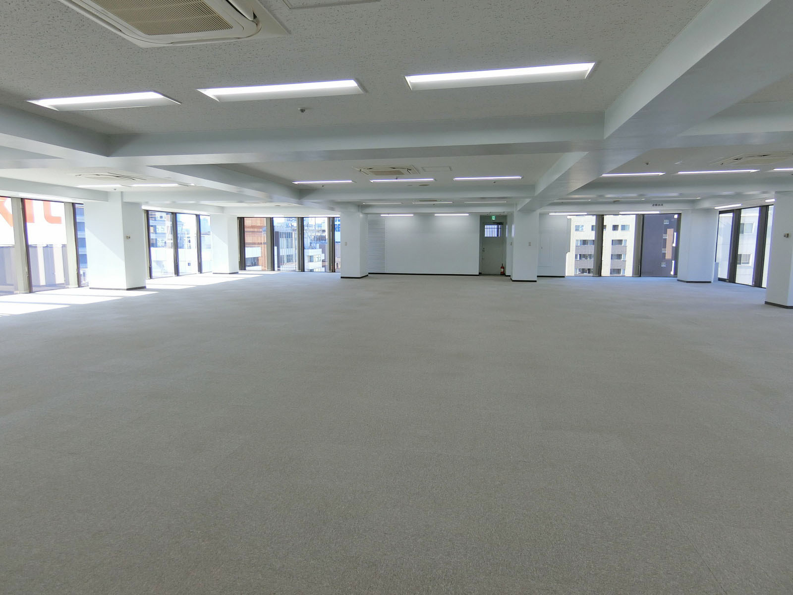 奥行きのあるフロア