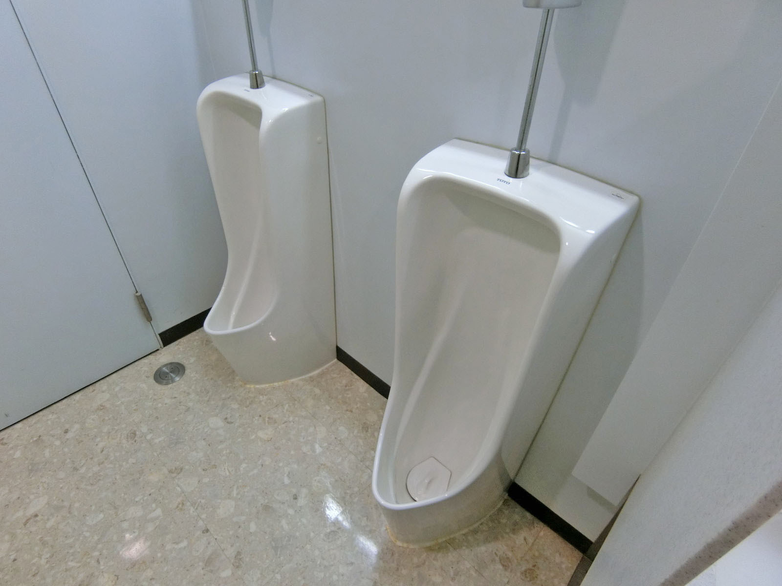 男性用トイレ
