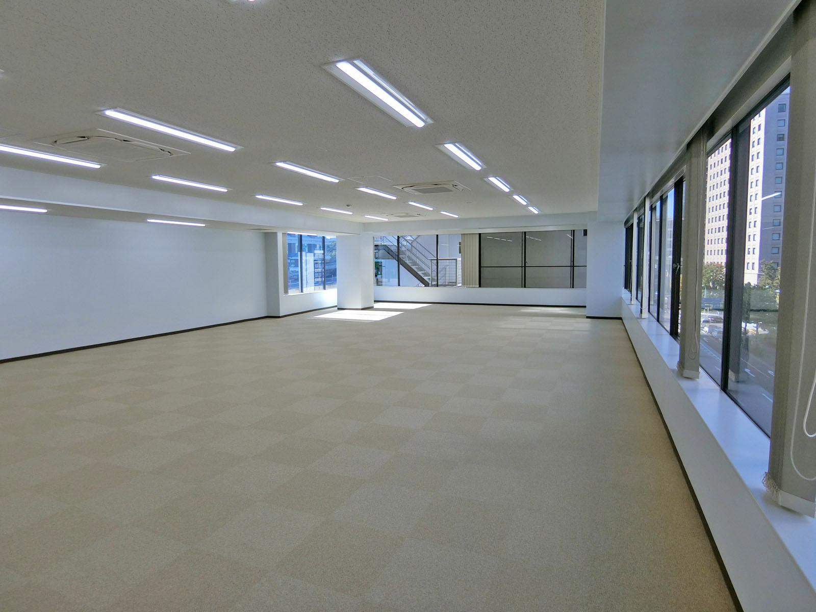 オフィス室内参考画像