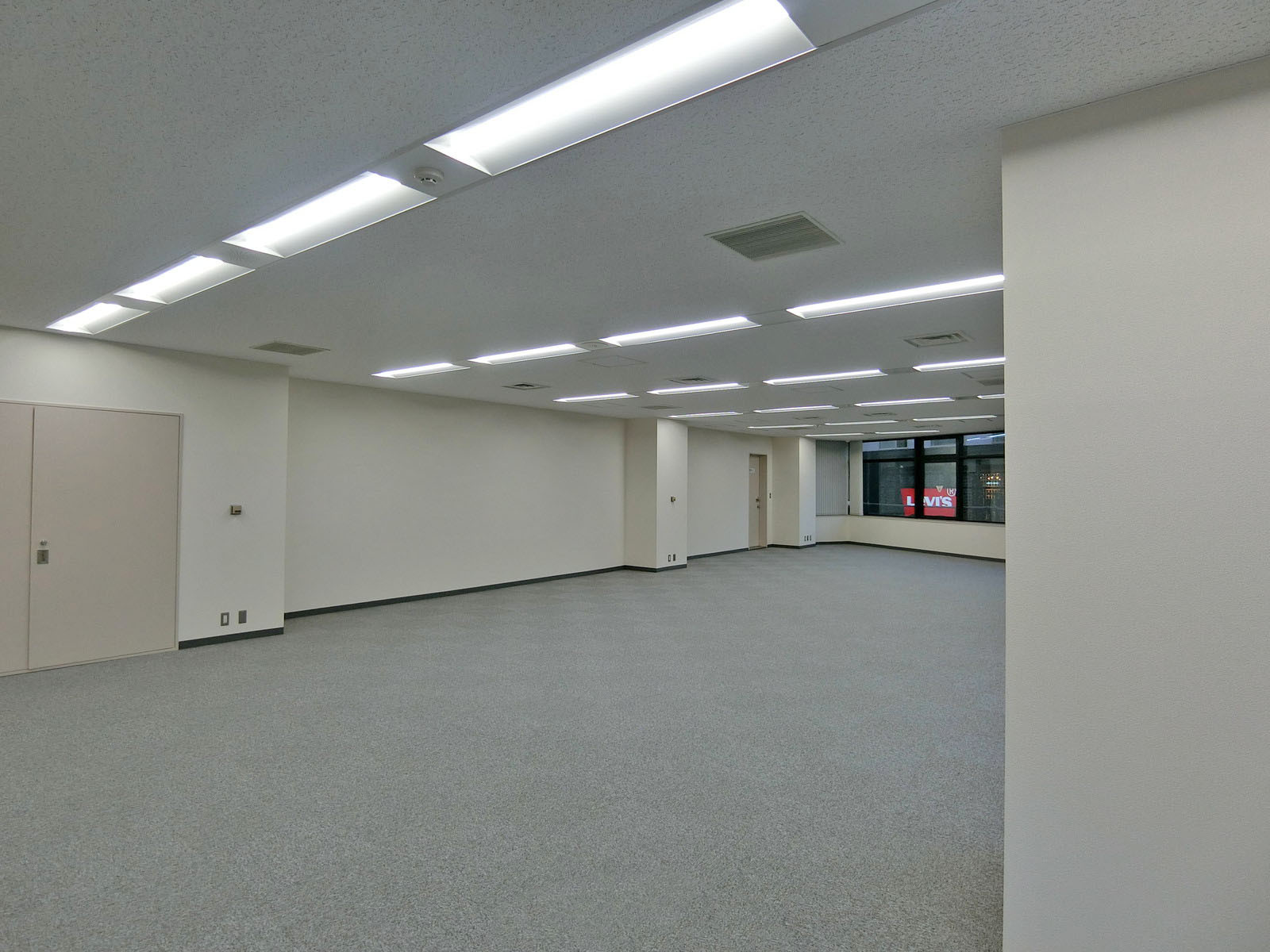 別角度の様子