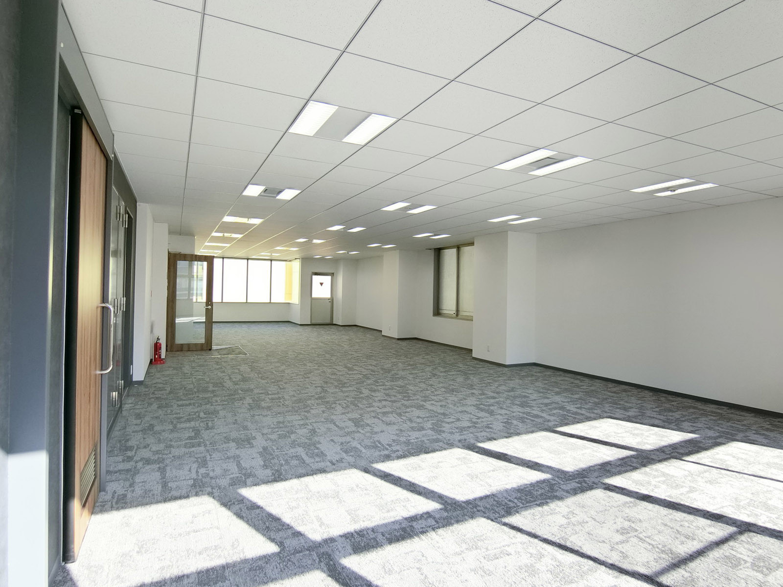 オフィス室内参考画像（※7階・39坪）