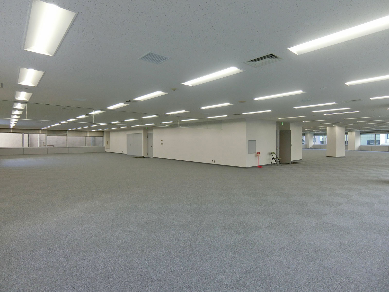 オフィス室内参考画像(4階)