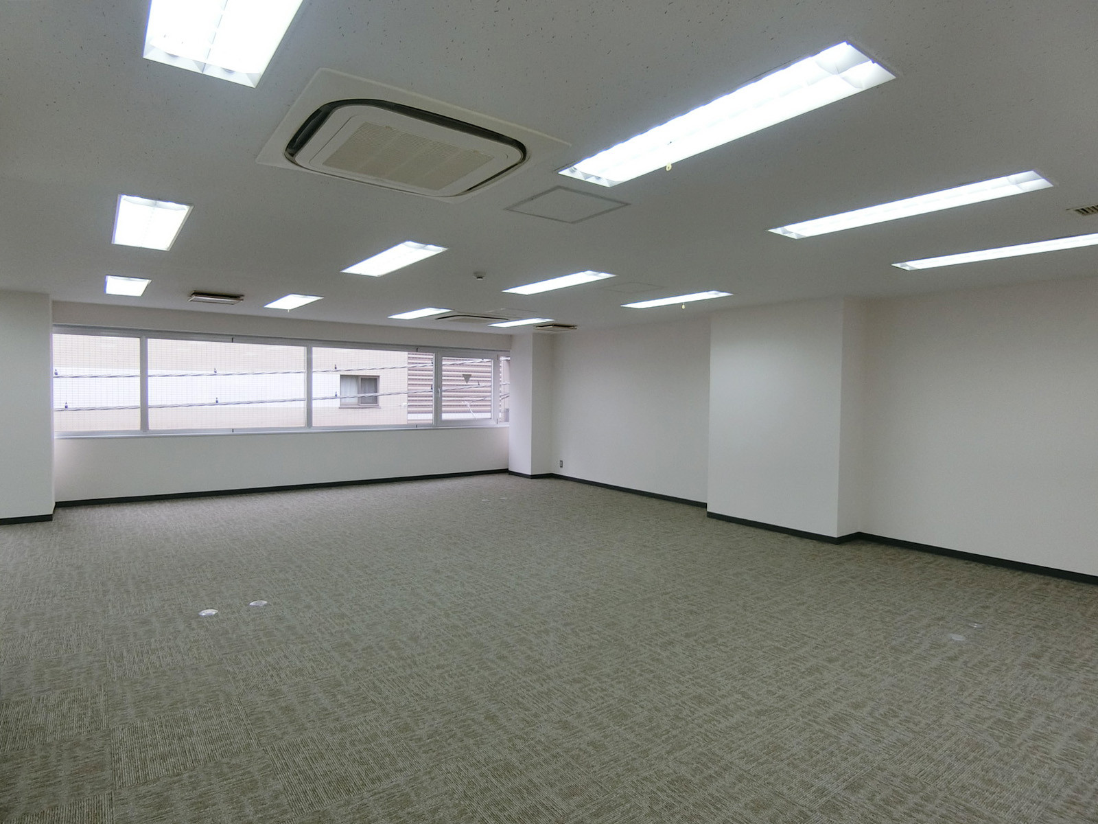 オフィス室内参考画像