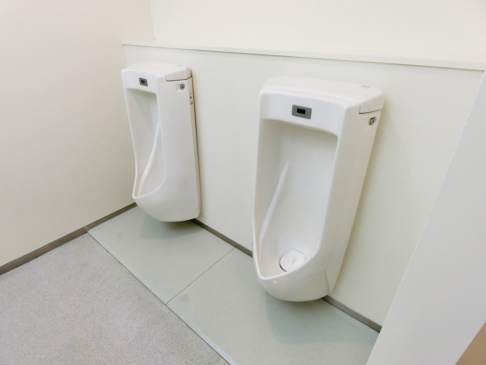 男性用トイレ