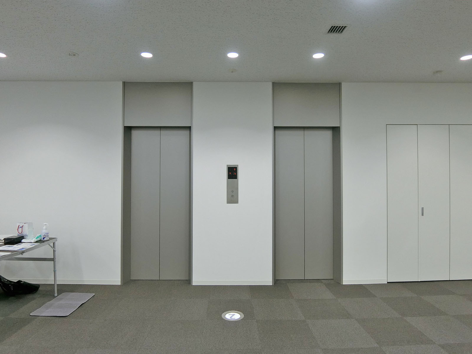 ダイレクトインのフロア