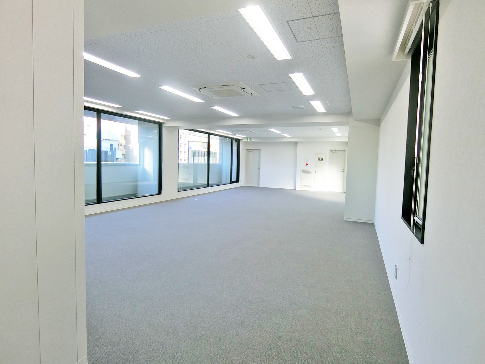 オフィス室内参考画像（9階・約33坪）