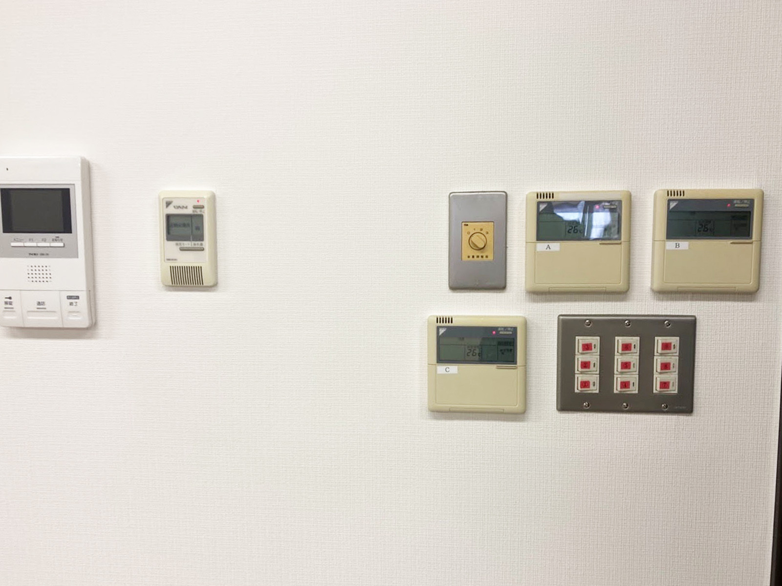 スイッチ類