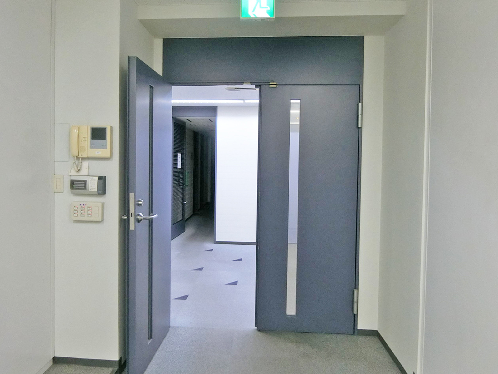 貸室出入口