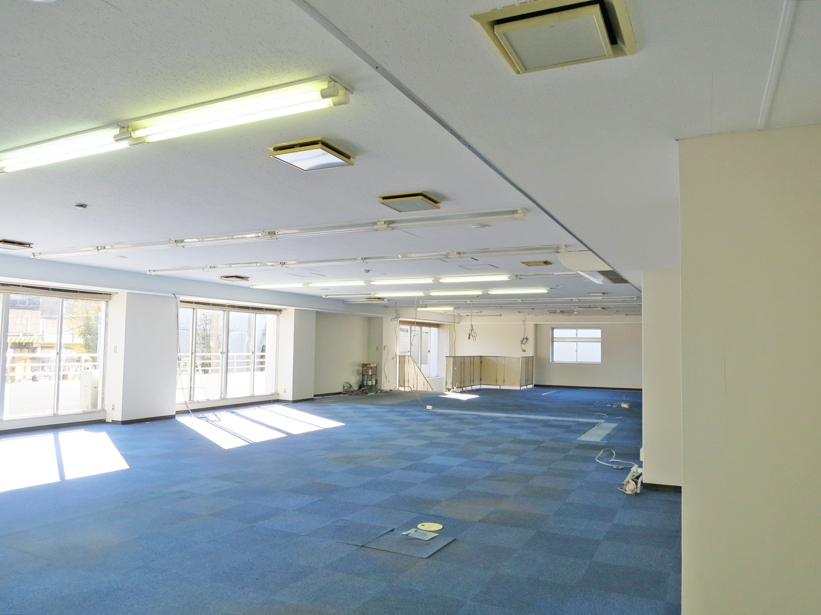 オフィス室内参考画像