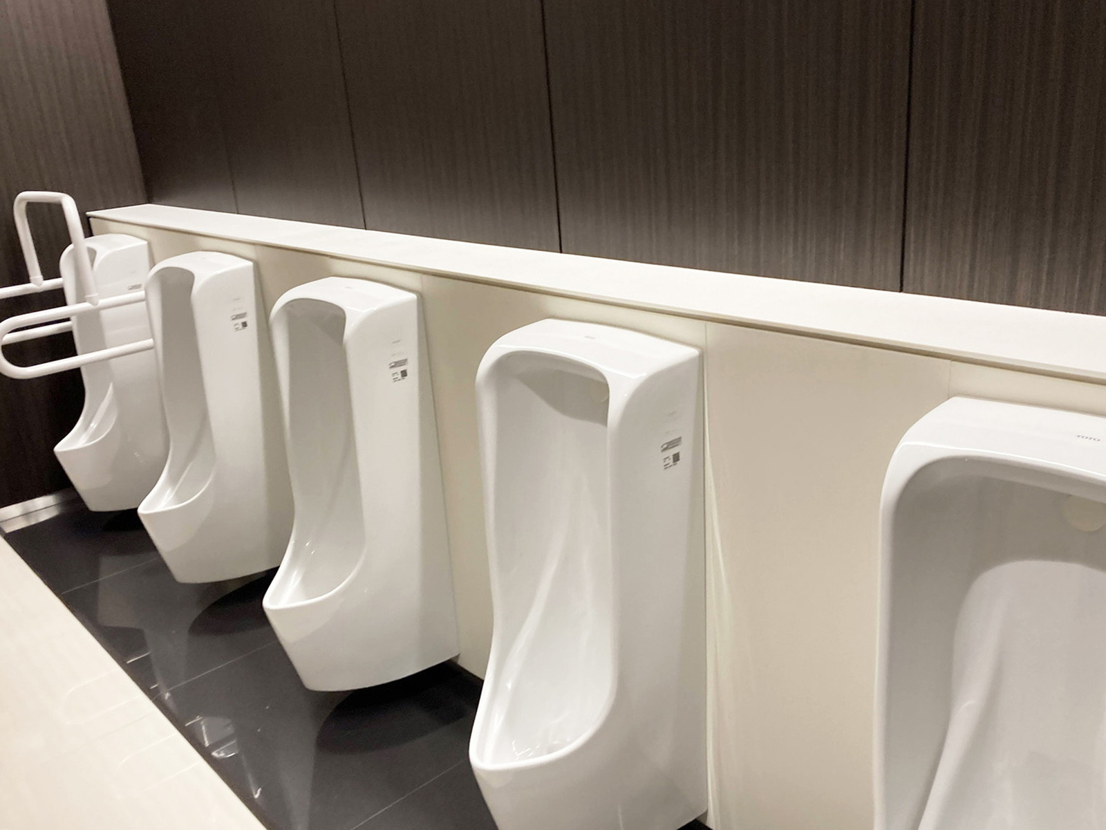 男性用トイレ