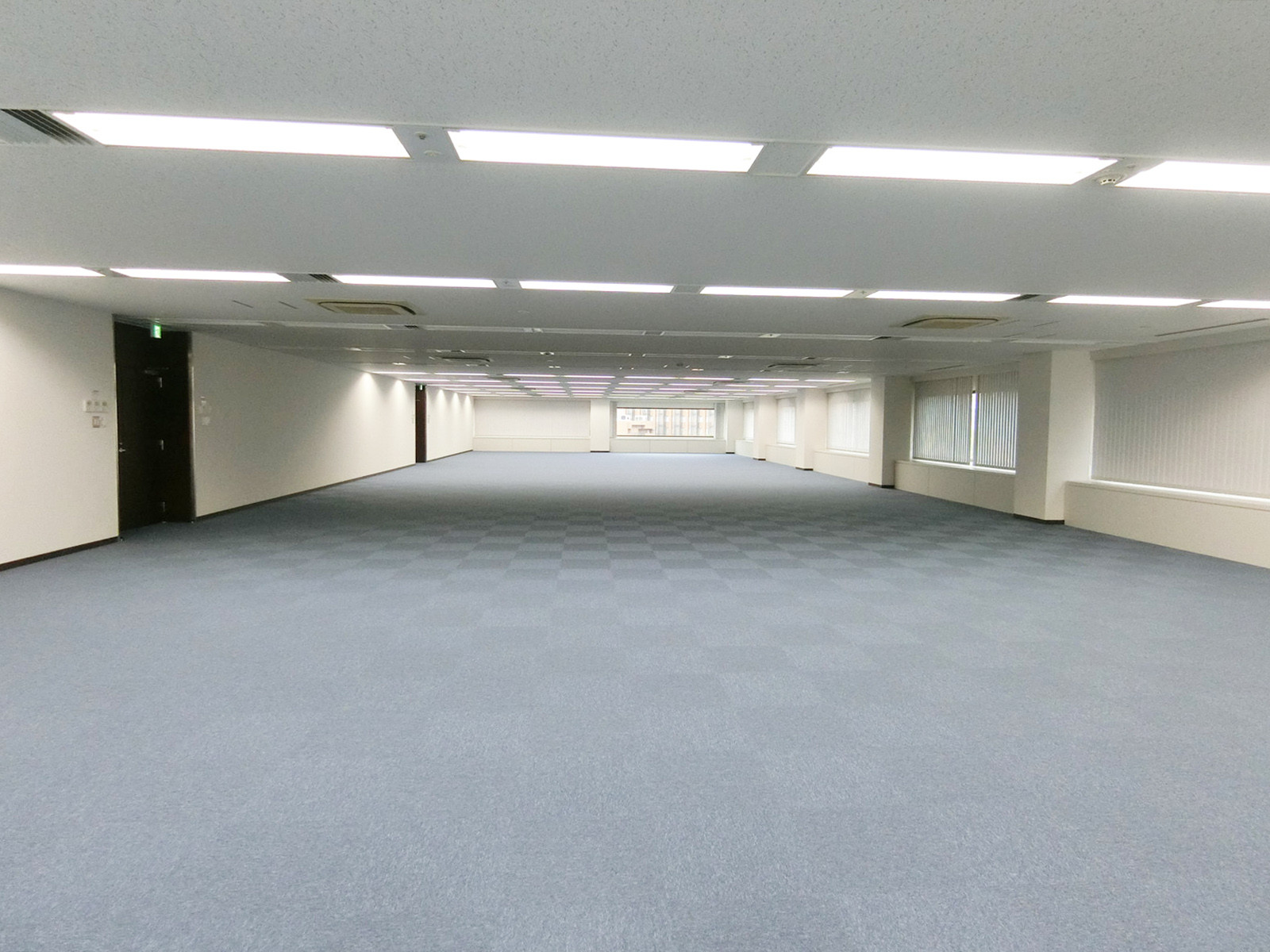 別角度の様子