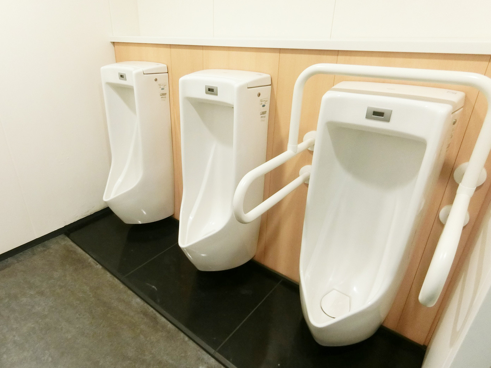 男性用トイレ