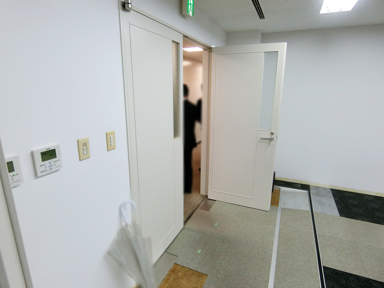 貸室出入口