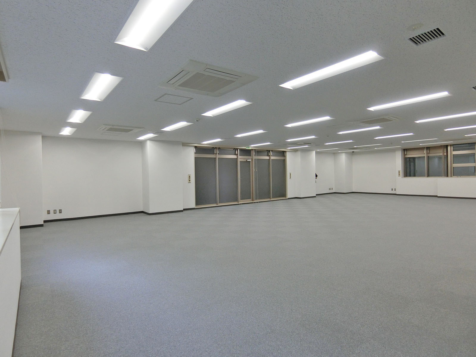 オフィス室内参考画像