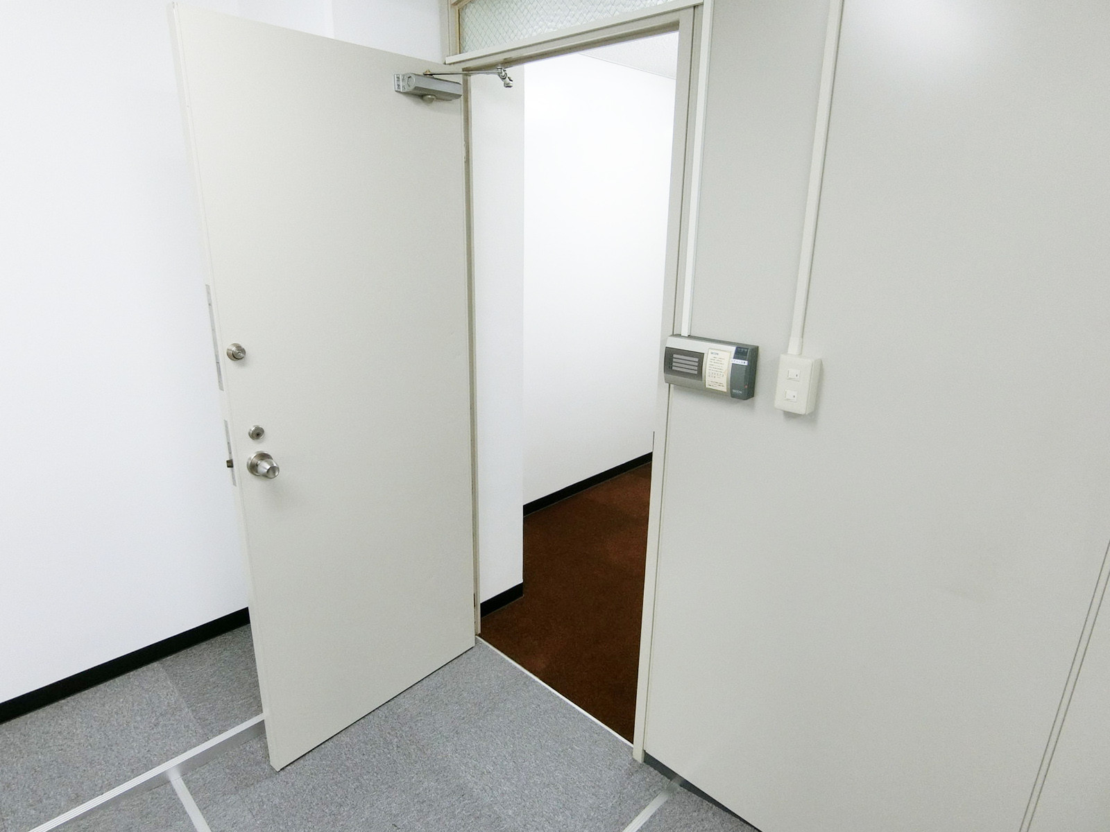 貸室出入口