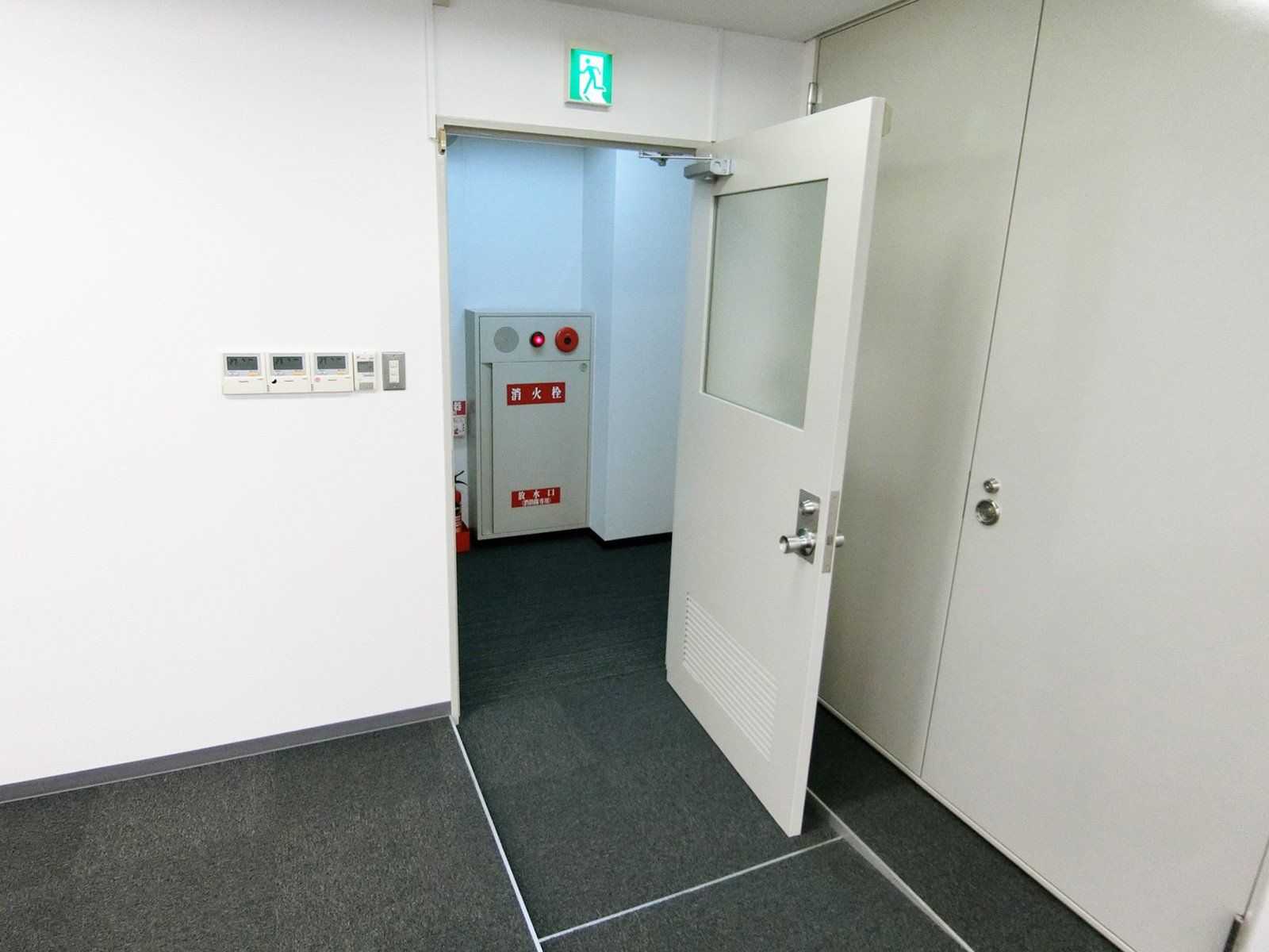 貸室出入口