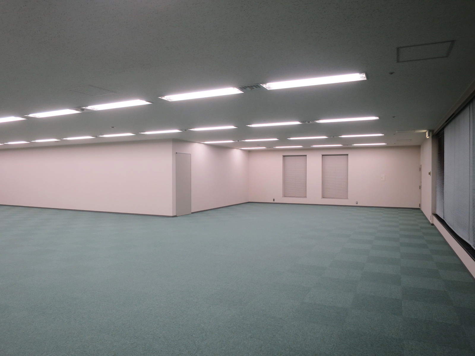 別角度の様子
