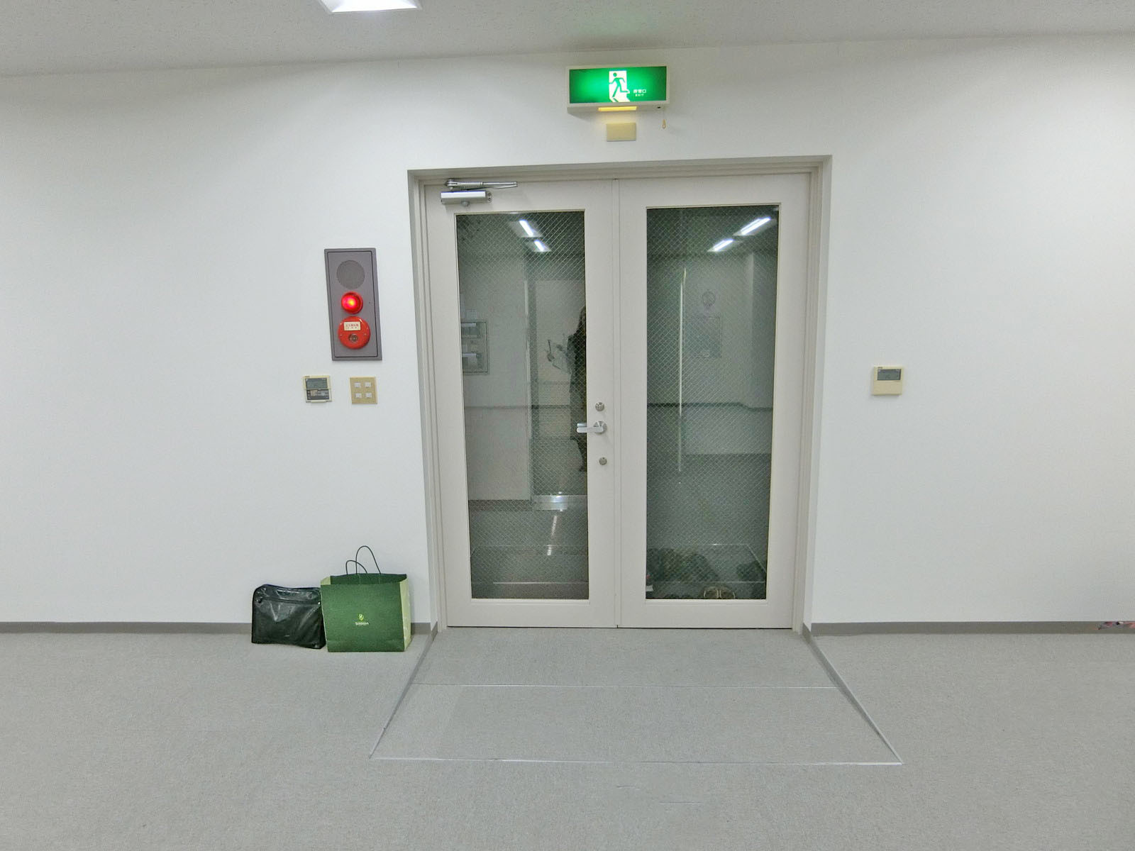 貸室出入口