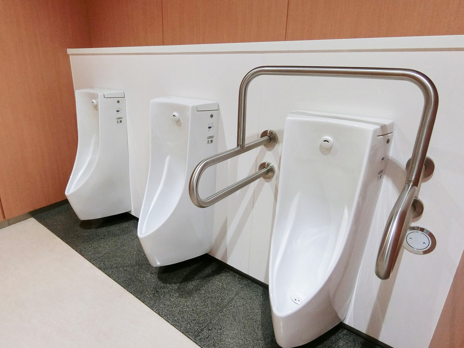 男性用トイレ