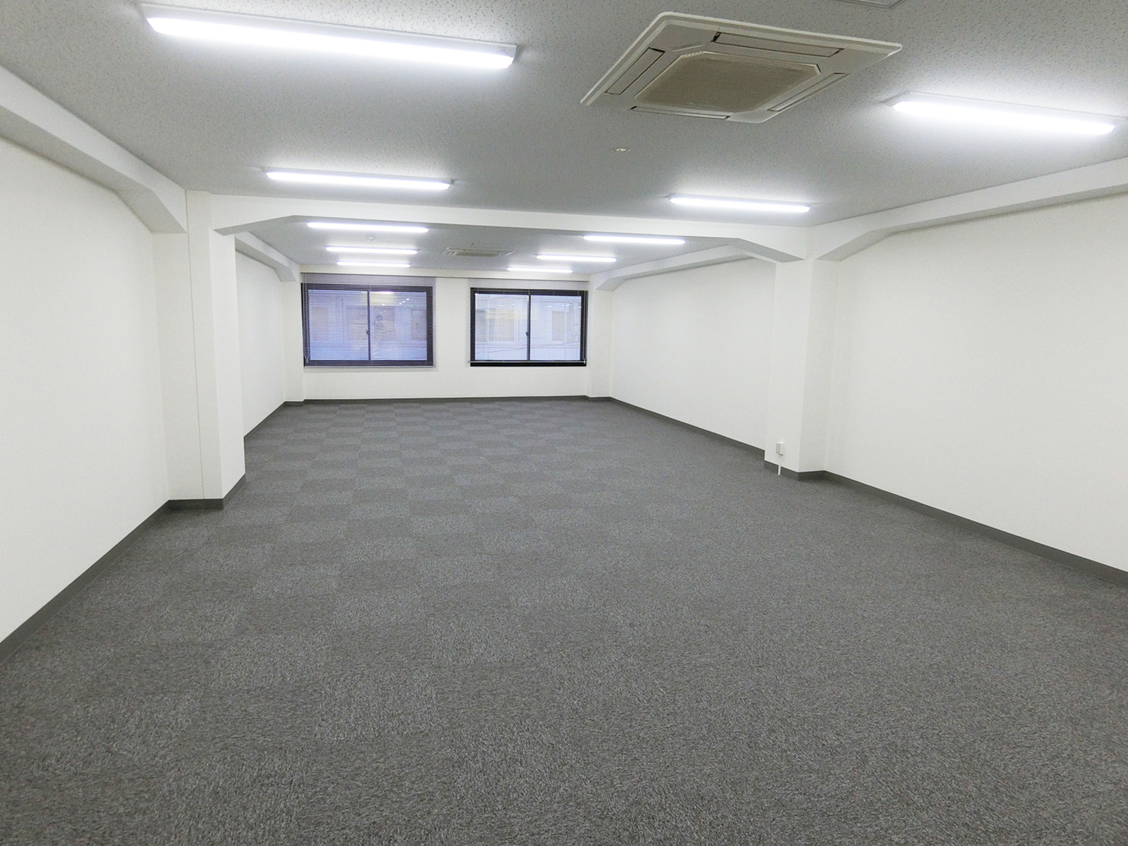 オフィス室内参考画像(3階・約28坪)