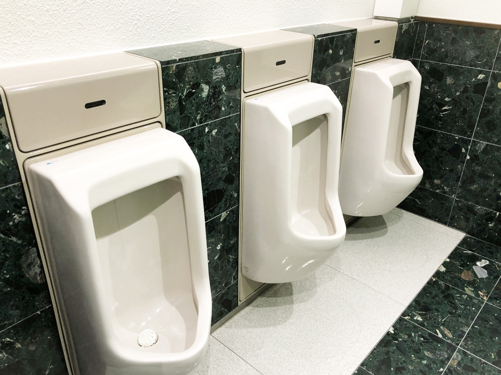男性用トイレ