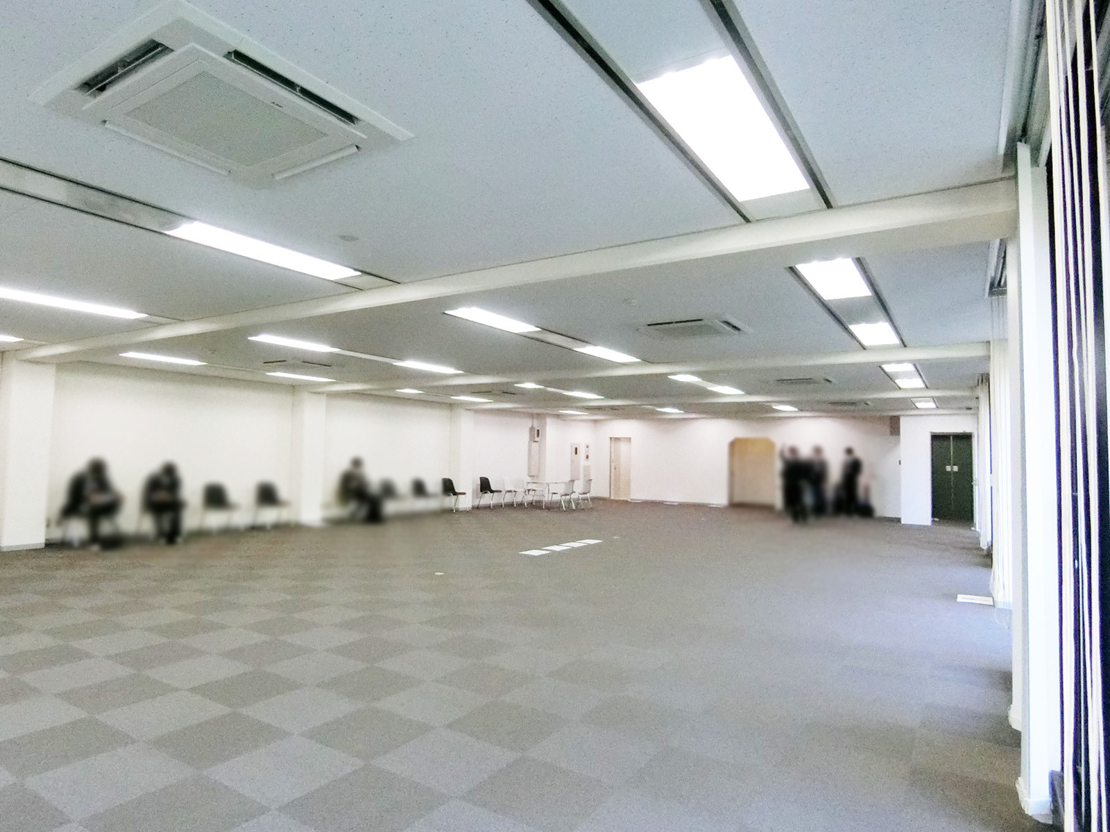 別角度の様子