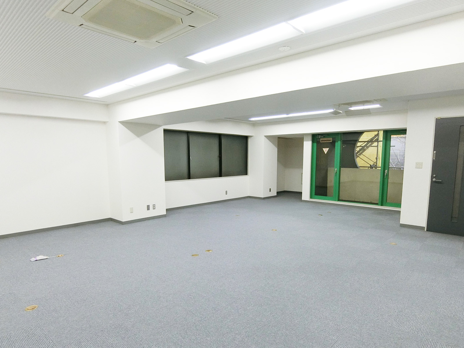 オフィス室内参考画像