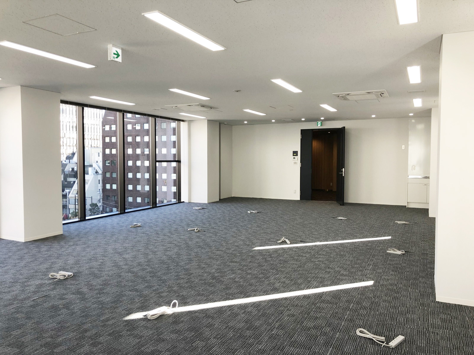オフィス室内参考画像