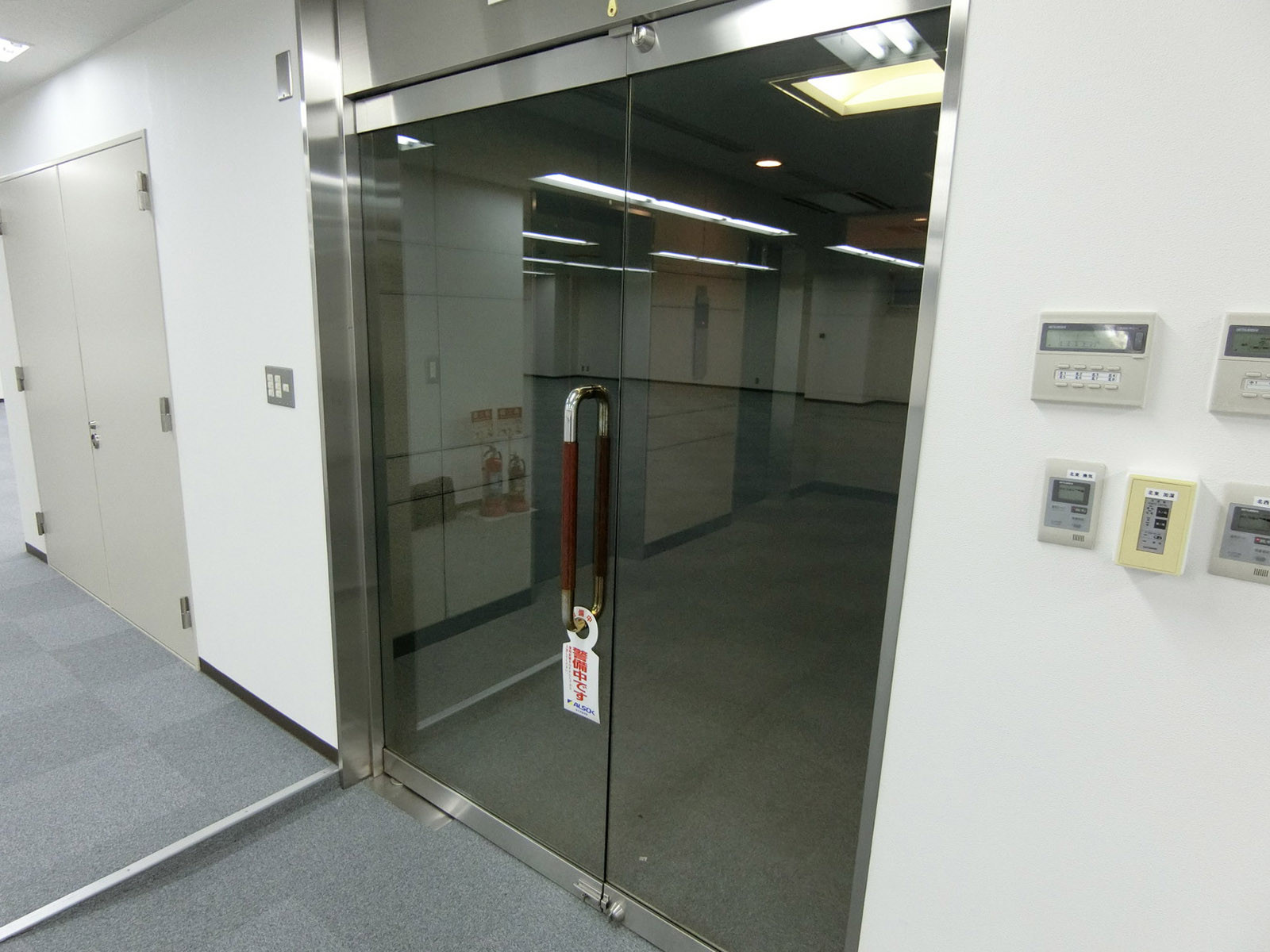 貸室出入り口