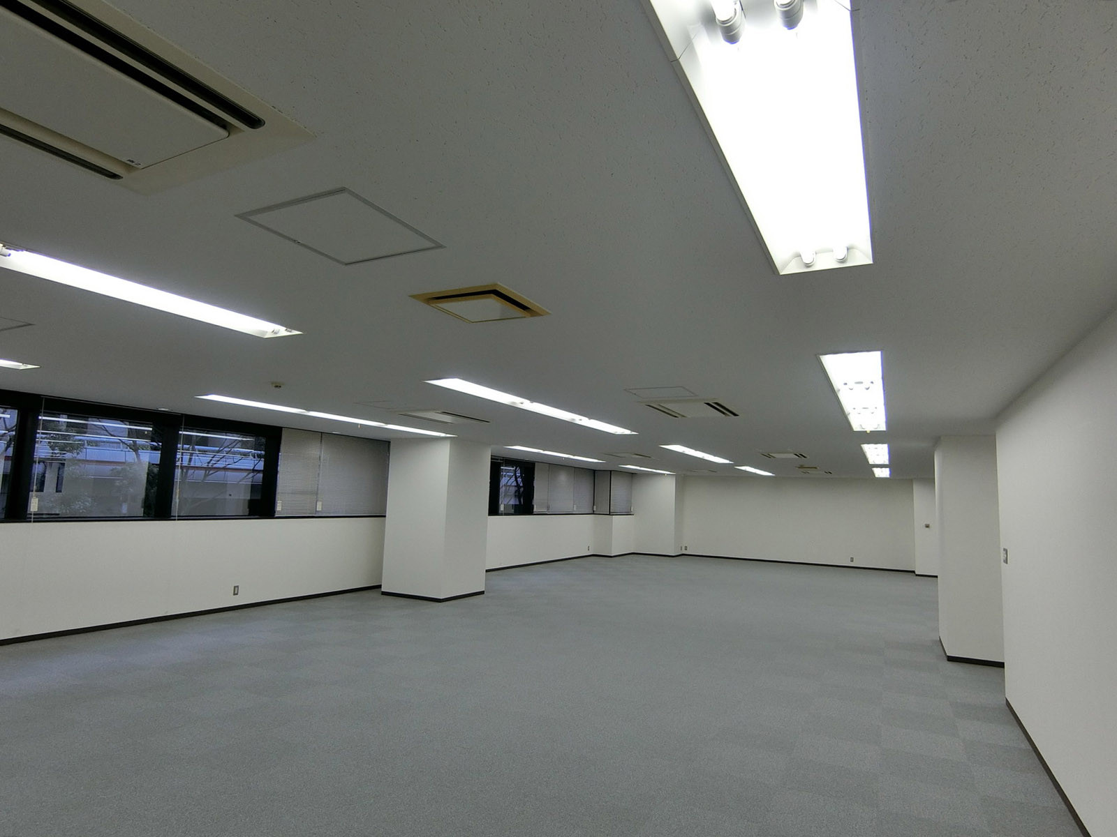 オフィス室内参考画像