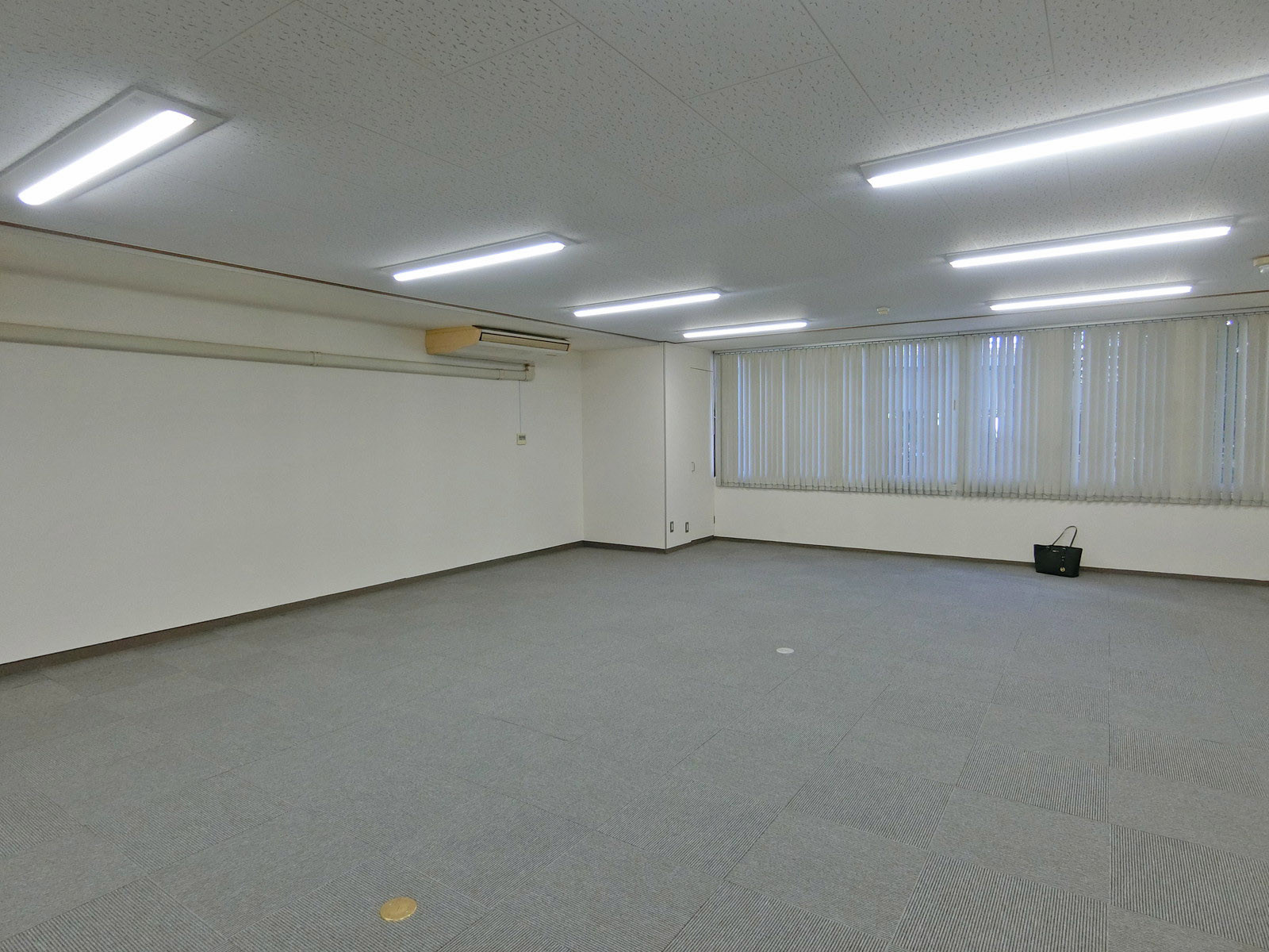 オフィス室内参考画像