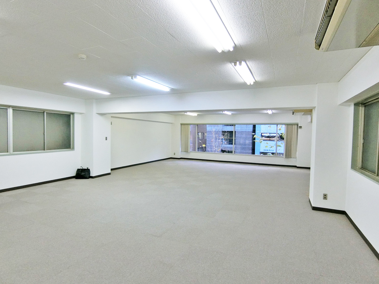 オフィス室内参考画像