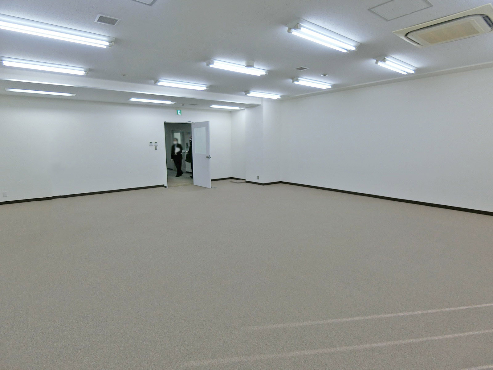 オフィス室内参考画像