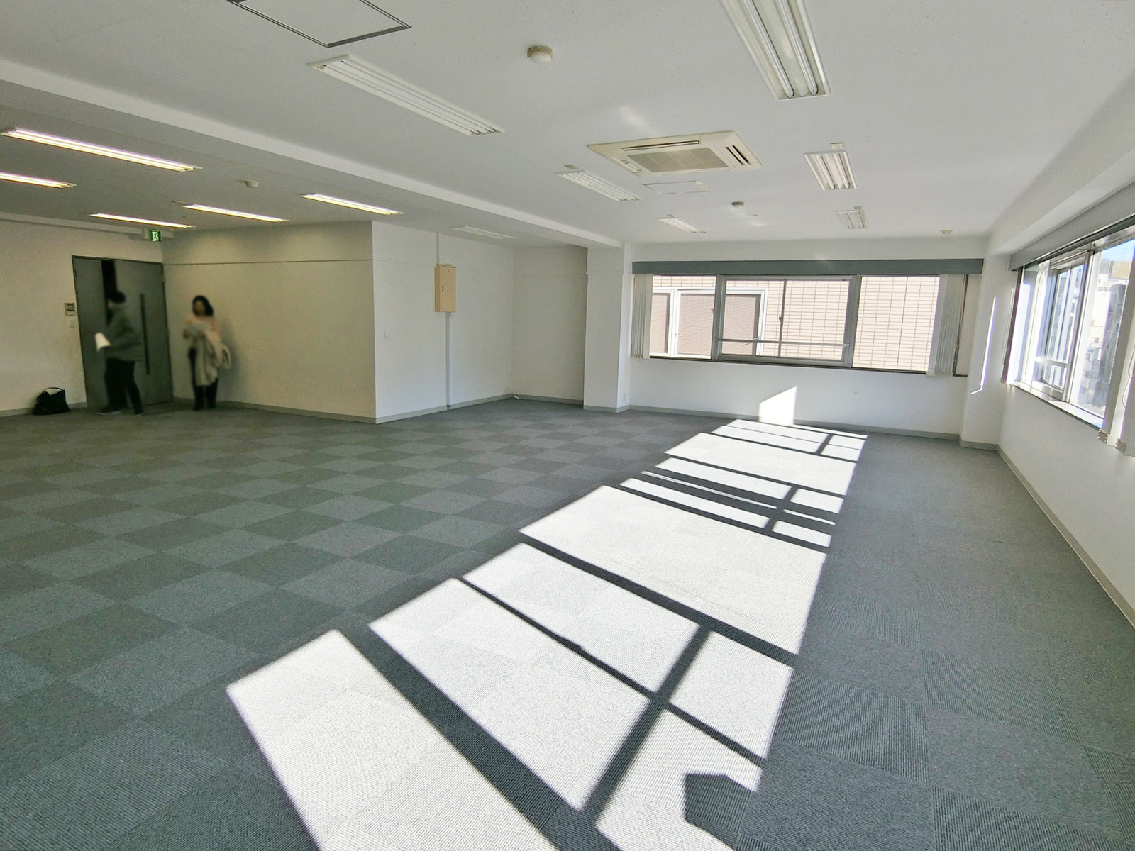 オフィス室内参考画像