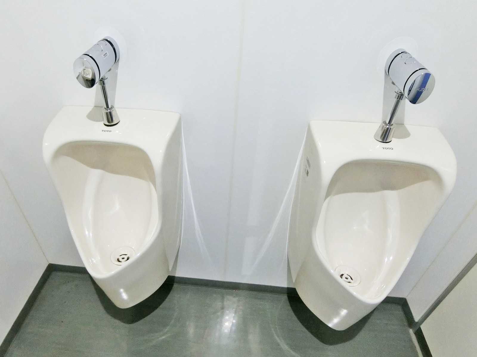 男性用トイレ