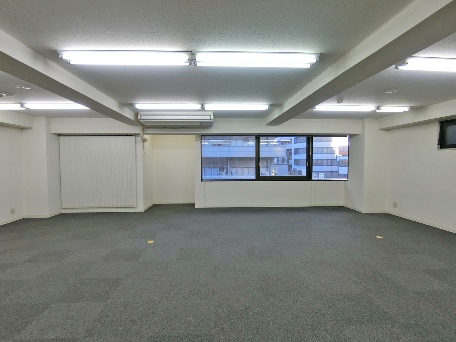オフィス室内参考画像