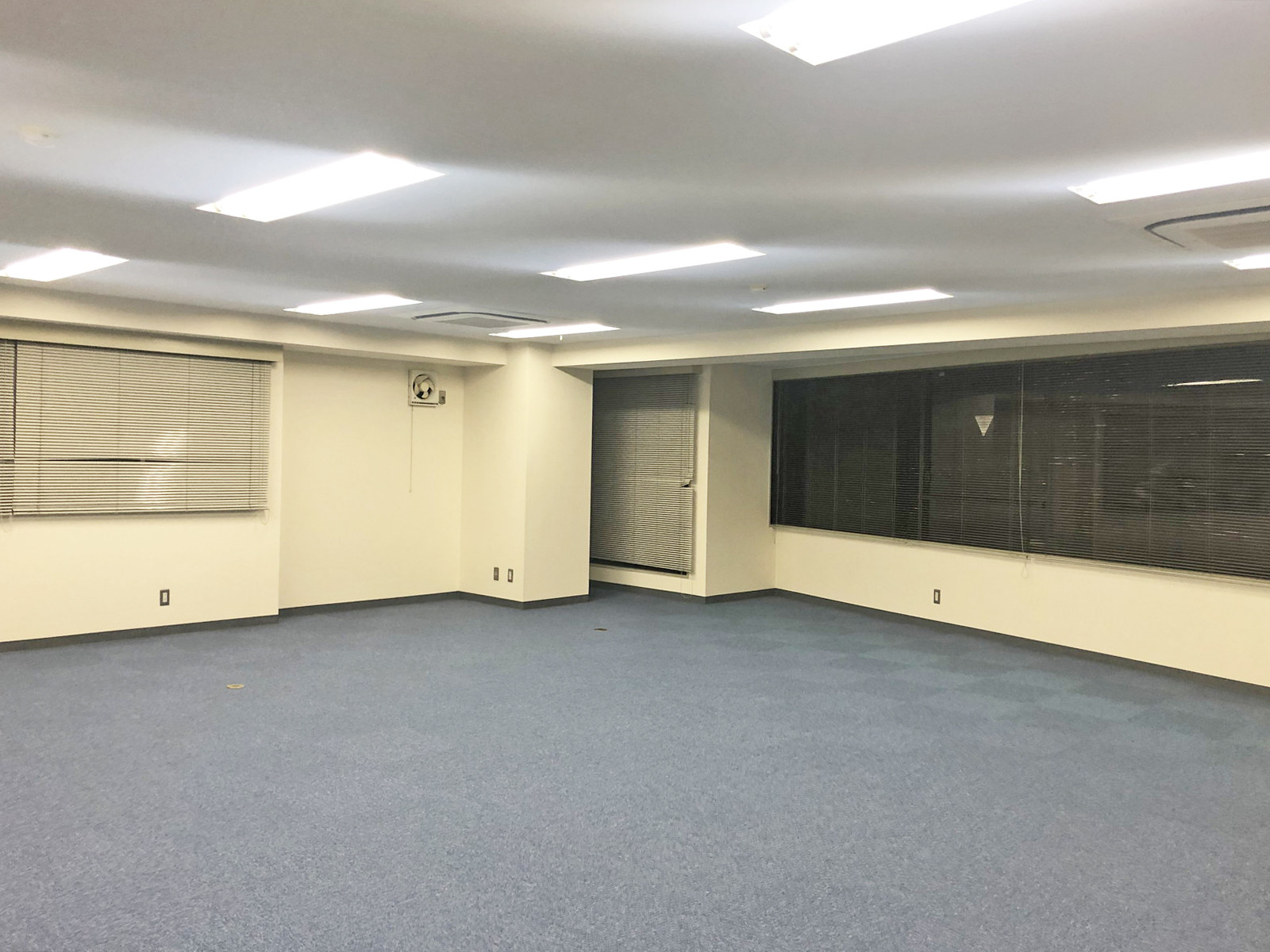 オフィス室内参考画像