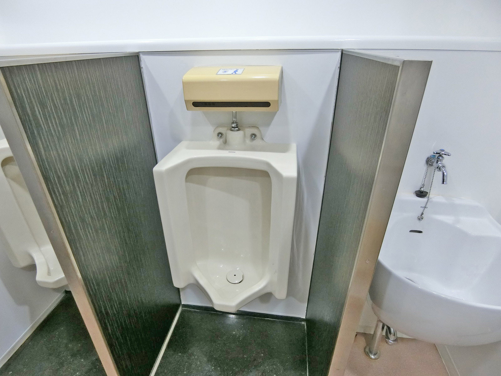 男性用トイレ