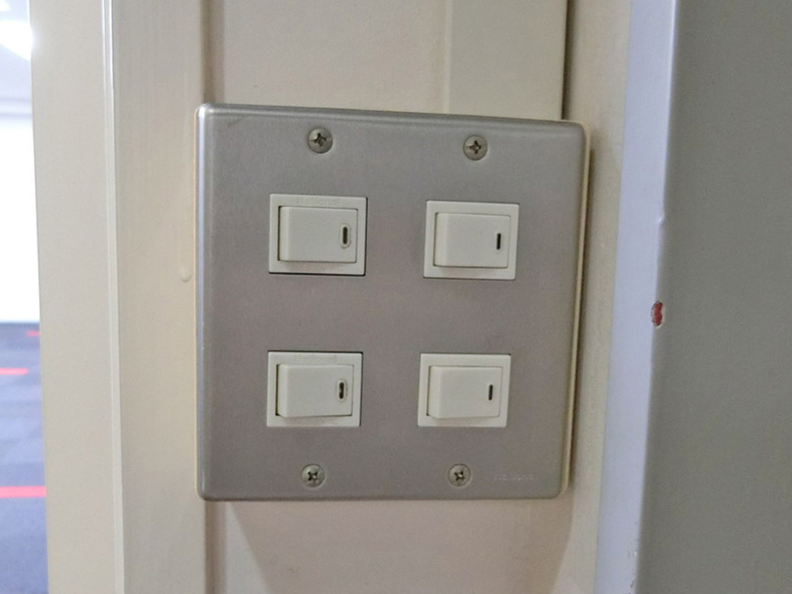 電灯スイッチ