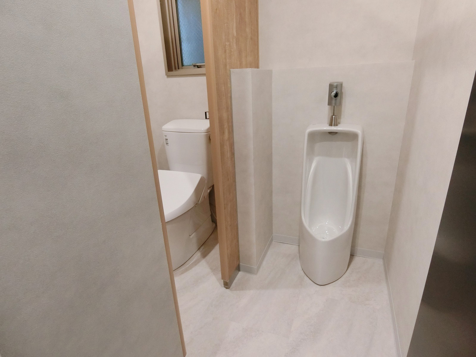 男性用トイレ