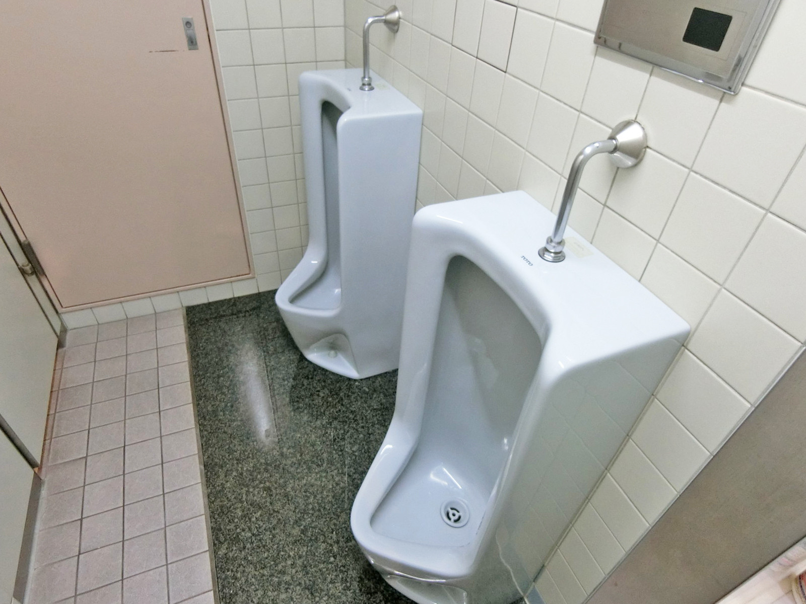 男性用トイレ