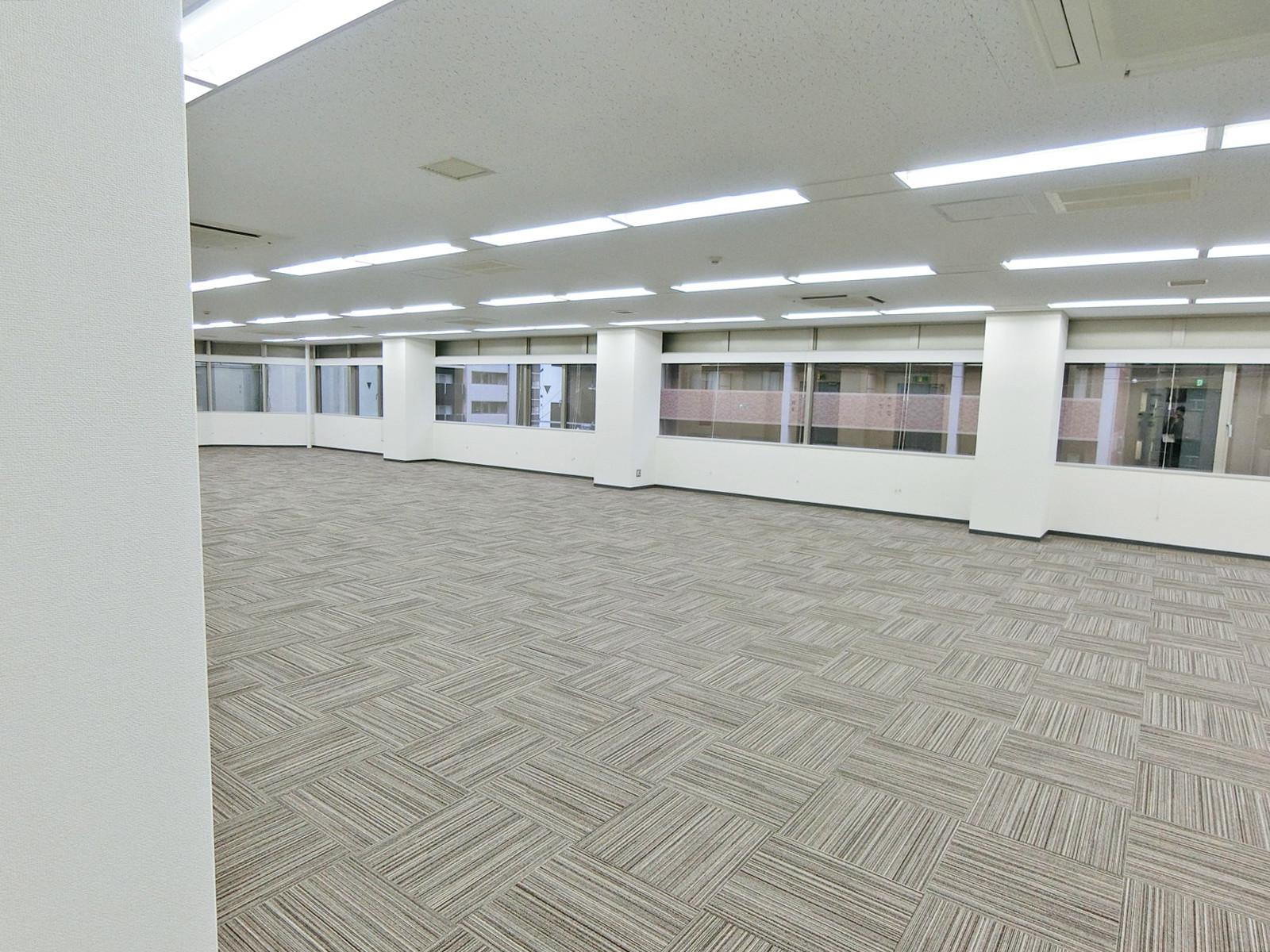 オフィス室内参考画像