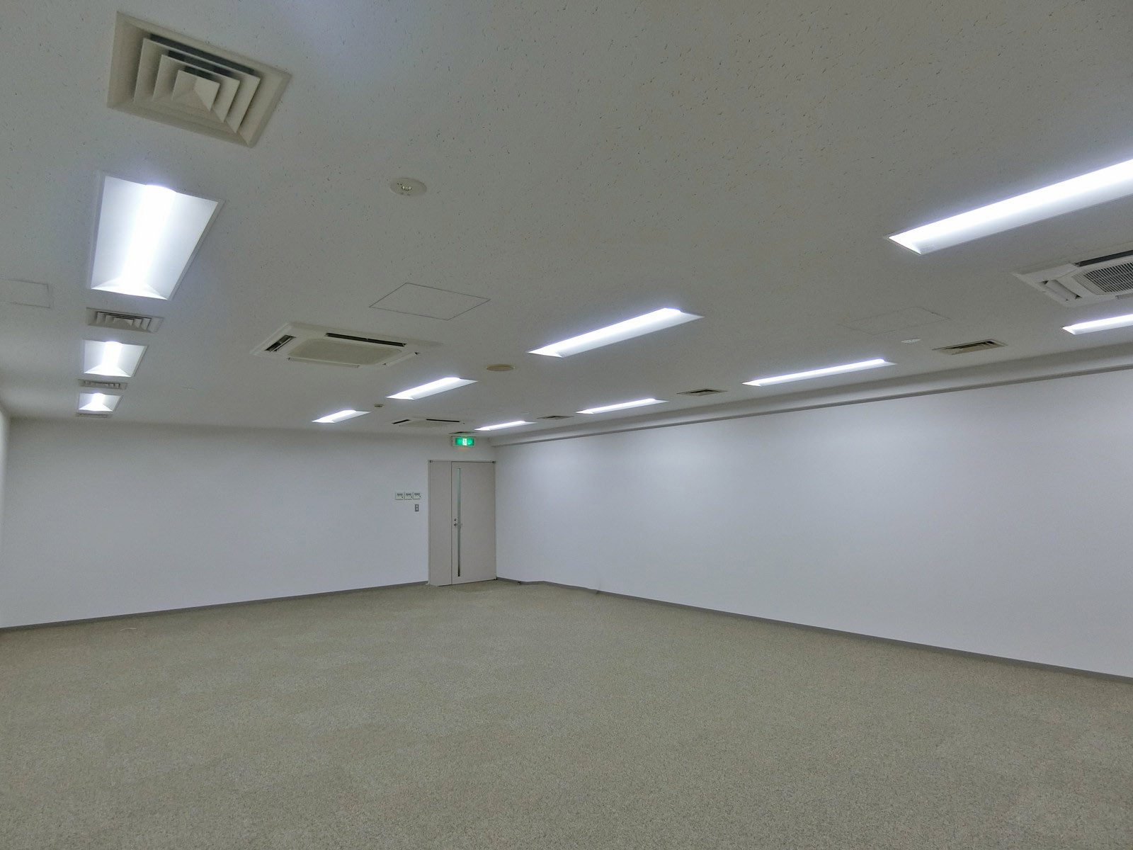 明るい室内