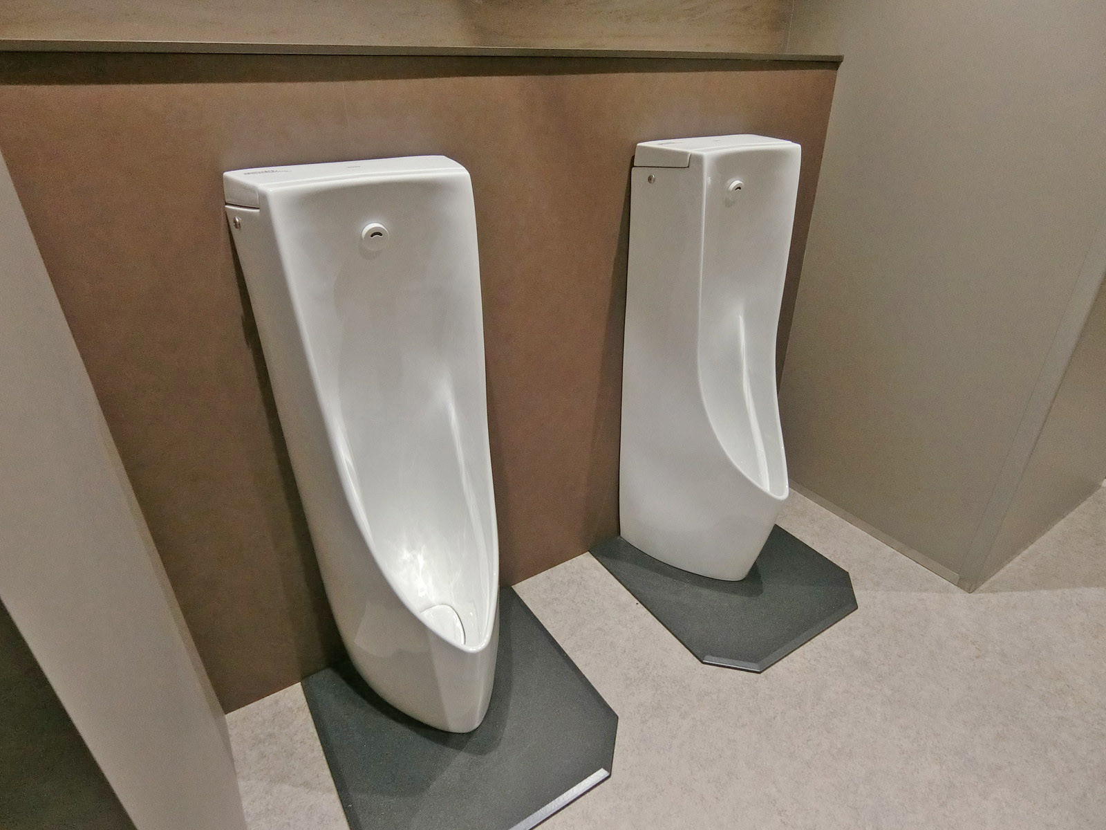 男性用トイレ