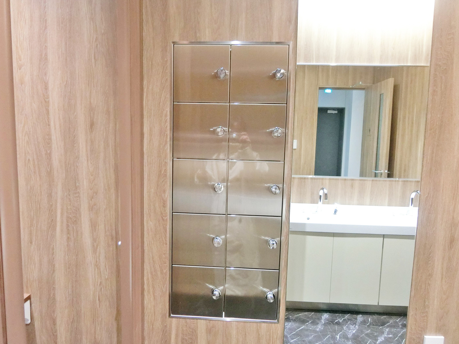 トイレ内の小物入れ