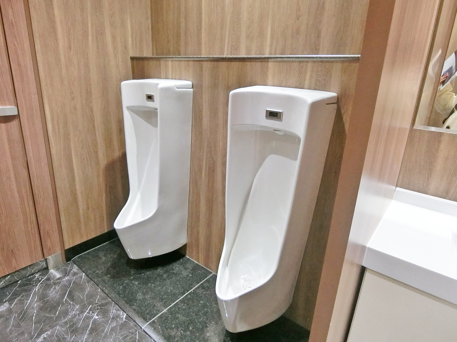 男性用トイレ