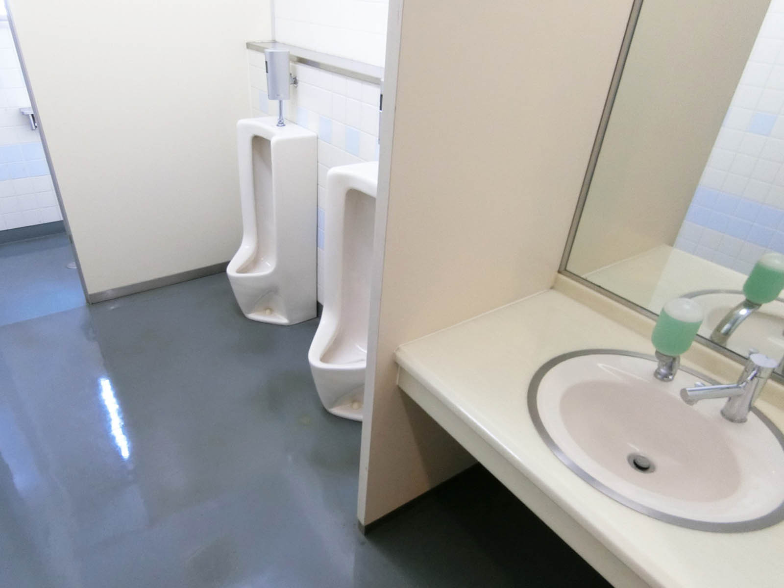 男性用トイレ